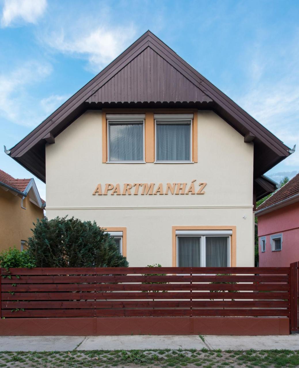 Hajdu Apartman 3. Hajdúszoboszló Esterno foto
