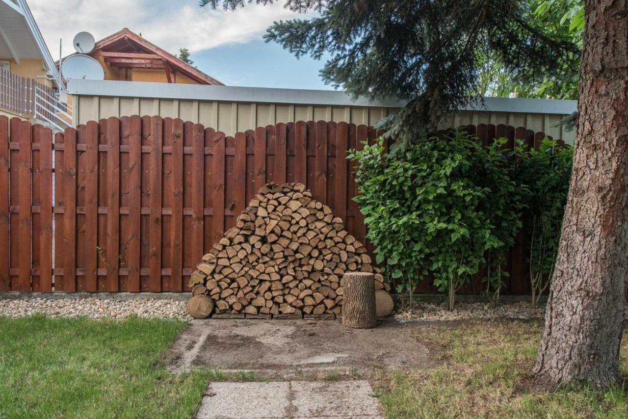 Hajdu Apartman 3. Hajdúszoboszló Esterno foto
