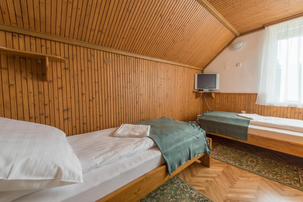 Hajdu Apartman 3. Hajdúszoboszló Esterno foto